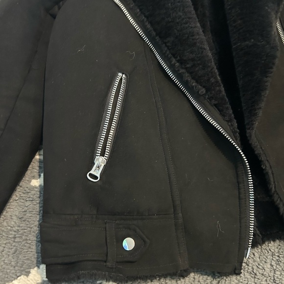 H&M FAUX FUR-LINED BIKER JACKET - Picture 4 of 15